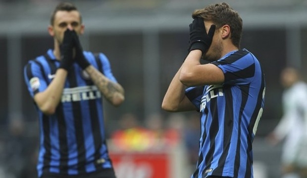 Inter mất ngôi vô địch lượt đi, Mancini đổ lỗi cho… mọi thứ