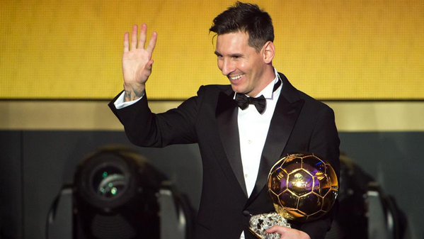 VIDEO: Giây phút đăng quang QBV 2015 của Lionel Messi