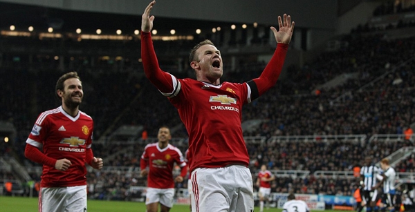 Rooney đi vào lịch sử Man Utd