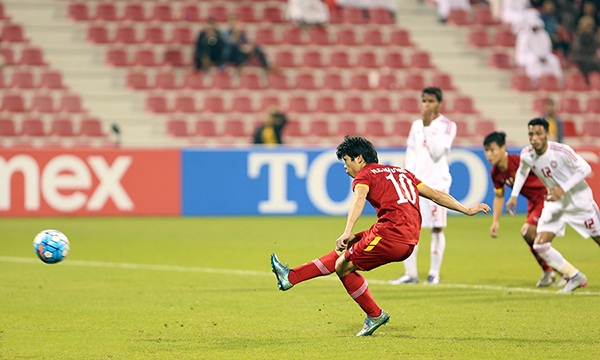VIDEO: Công Phượng ghi bàn vào lưới U23 UAE trong ngày sinh nhật
