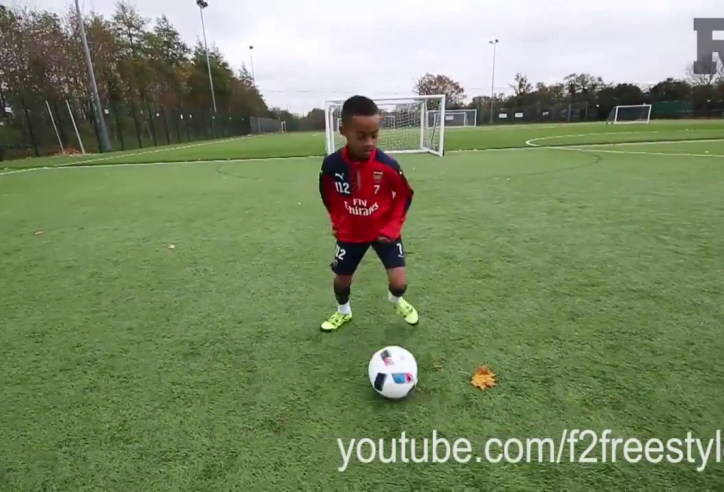 VIDEO: Chiêm ngưỡng tài năng của 'Ronaldo nhí' thuộc lò đào tạo Arsenal