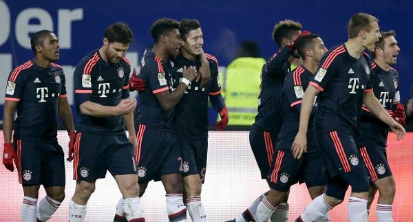 Lewandowski khai xuân, Bayern thoát hiểm thành công