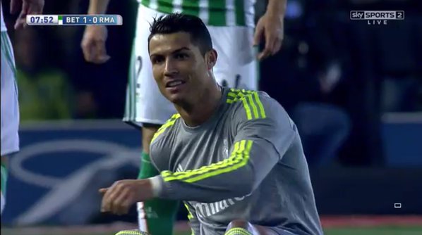 VIDEO: Hành động không đẹp của Ronaldo ở trận gặp Real Betis