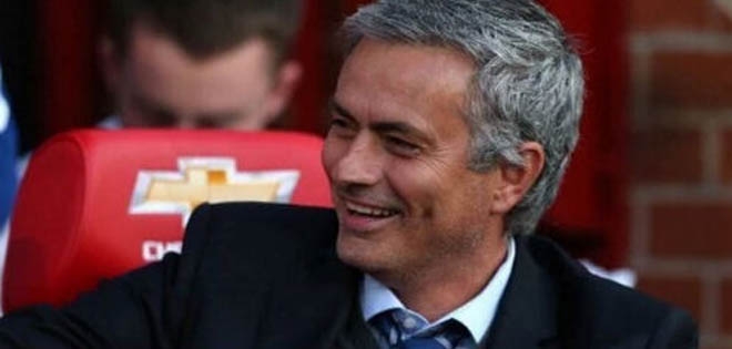 Mourinho ký thỏa thuận dẫn dắt MU, nhận lương 'bèo bọt'