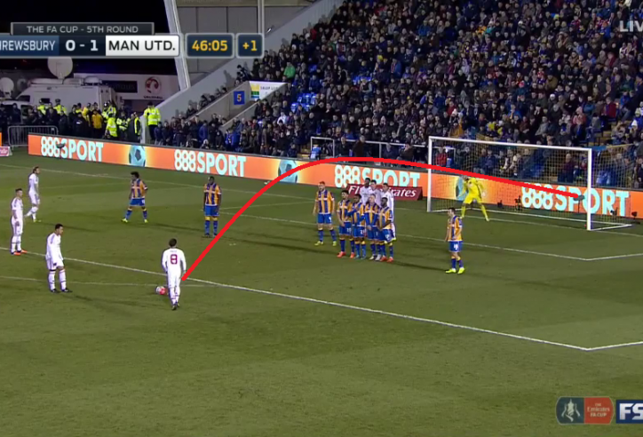 VIDEO: Kiệt tác sút phạt khiến thủ môn đứng nhìn của Juan Mata