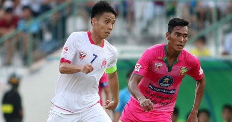 CLB Hà Nội giành trọn 3 điểm sau những phút cuối gay cấn trên sân Cao Lãnh