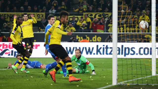 Video bàn thắng: Dortmund 3-1 Hoffenheim (Vòng 23 - Bundesliga)