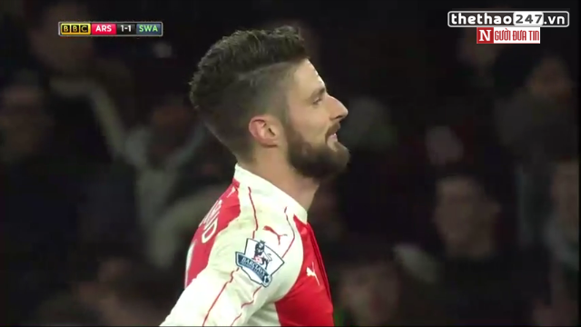 VIDEO: Sanchez, Giroud 'hành hạ' xà ngang, cột dọc khung thành Swansea