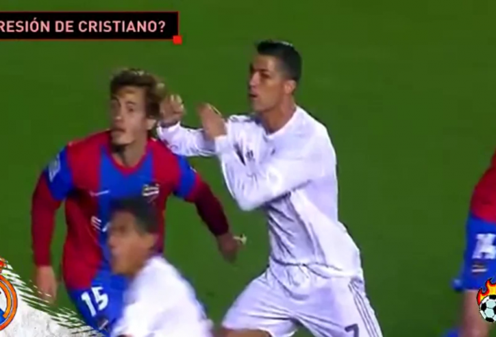 VIDEO: Khi Ronaldo 'phát điên' vì tiểu xảo của hậu vệ đối phương