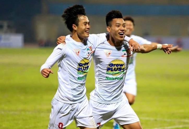 VIDEO: Phi Sơn, Văn Toàn lọt top 5 Skill ấn tượng vòng 3 V-League