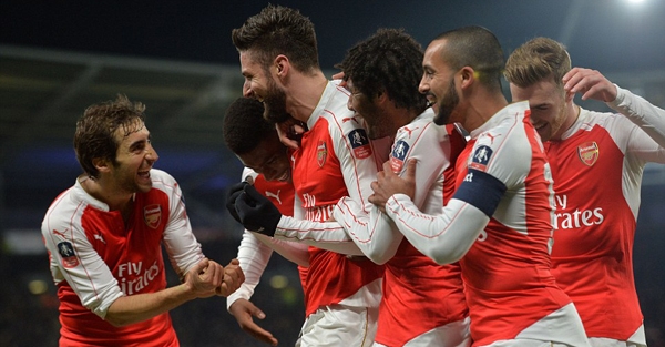 Giroud và Walcott lập cú đúp, Arsenal tiến vào tứ kết FA Cup