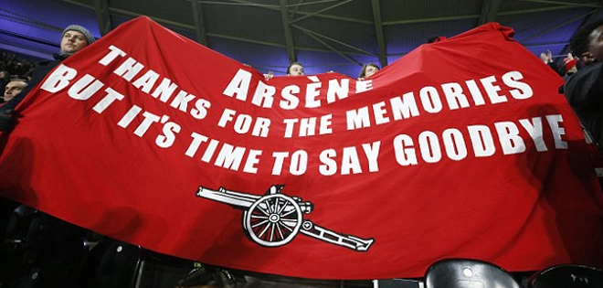 CĐV Arsenal giăng biểu ngữ đòi sa thải Wenger