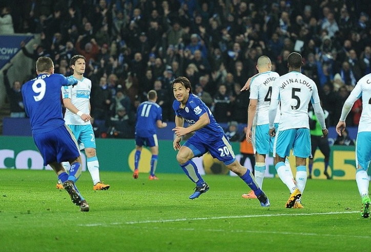 Leicester đả bại Newcastle trong ngày trở lại của Rafa Benitez
