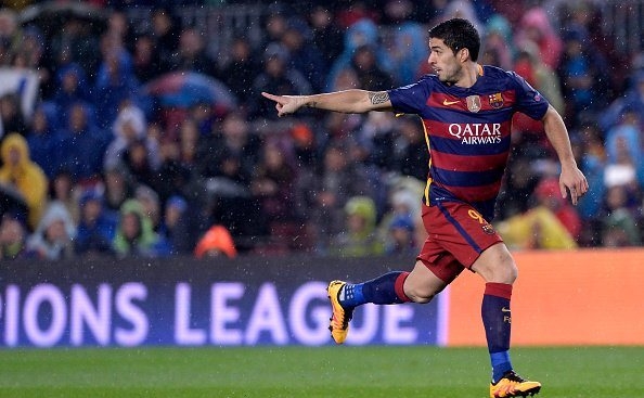 VIDEO: Suarez volley siêu đẳng chấm dứt hy vọng của Arsenal