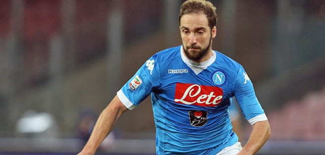 Arsenal trả 73.9 triệu bảng cho Higuain, quyết chiến với MU