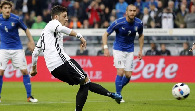 Video bàn thắng: Đức 4-1 Italia (Giao hữu quốc tế)