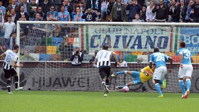 Video bàn thắng: Udinese 3-1 Napoli (Vòng 31 - Serie A)