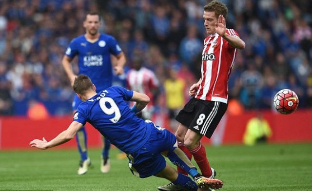 VIDEO: 3 tình huống Leicester được hưởng lợi từ trọng tài