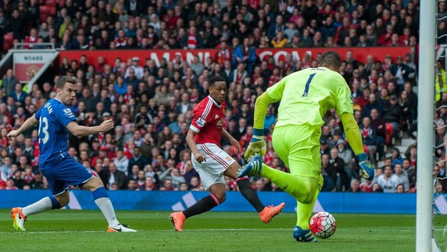 Video bàn thắng: Man United 1-0 Everton (Vòng 32 - Ngoại hạng Anh)