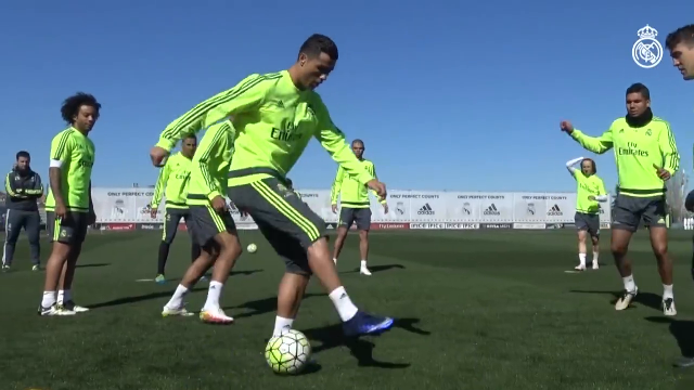 VIDEO: Hoa mắt với kỹ thuật đá ma của Ronaldo và Bale