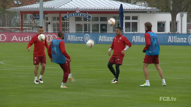 VIDEO: Bài tập chuyền bóng x4 độ khó theo phong cách Bayern Munich