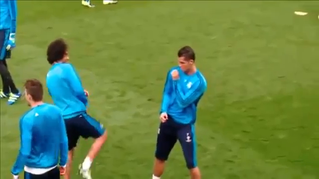 VIDEO: Những hình ảnh tập luyện độc đáo chỉ có ở Ronaldo và Real
