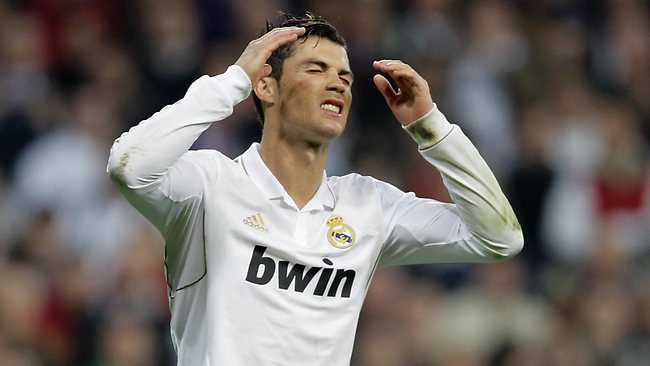 VIDEO: Ronaldo sút dội cột dọc cầu môn Getafe