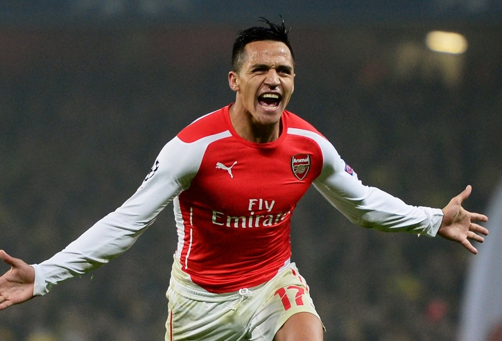 VIDEO: Sanchez mở tỉ số cho Arsenal sau pha bấm bóng điệu nghệ của Welbeck