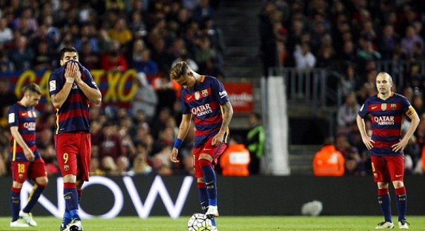 Highlights Barcelona 1-2 Valencia: Chỉ Messi là không đủ!