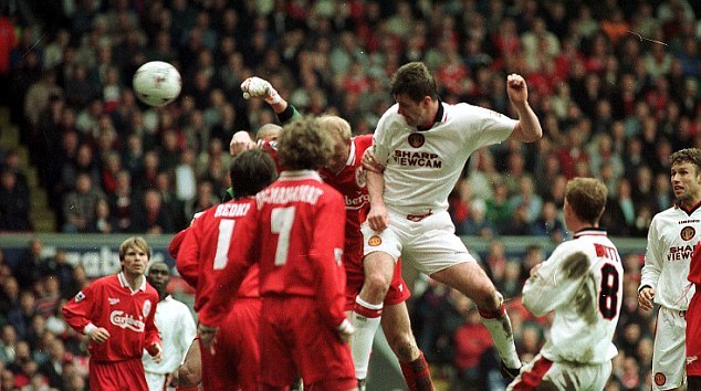 VIDEO: Trận cầu kinh điển của bóng đá Anh - Liverpool vs Man Utd 1997