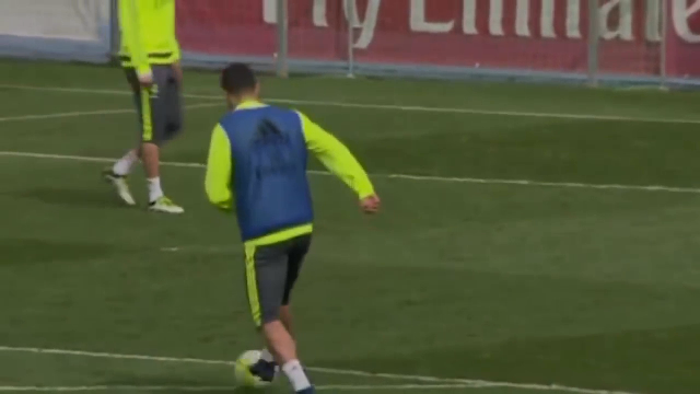 VIDEO: Khi Ronaldo 4 lần thất bại liên tiếp trước khung thành trống