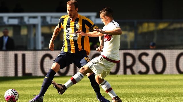 Video bàn thắng: Hellas Verona 2-1 AC Milan (Vòng 35 - Serie A)