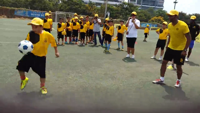 VIDEO: Cầu thủ nhí được Dortmund ca ngợi là ngôi sao tương lai của Việt Nam
