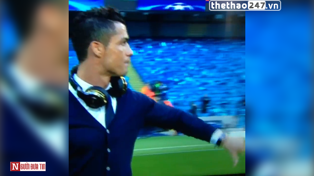 VIDEO: Hành động dễ gây hiểu lầm của Ronaldo trên sân Etihad