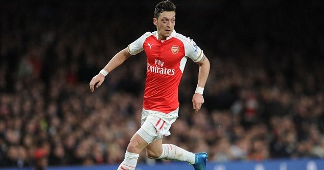 Mesut Ozil ‘hờ hững’ với Arsenal