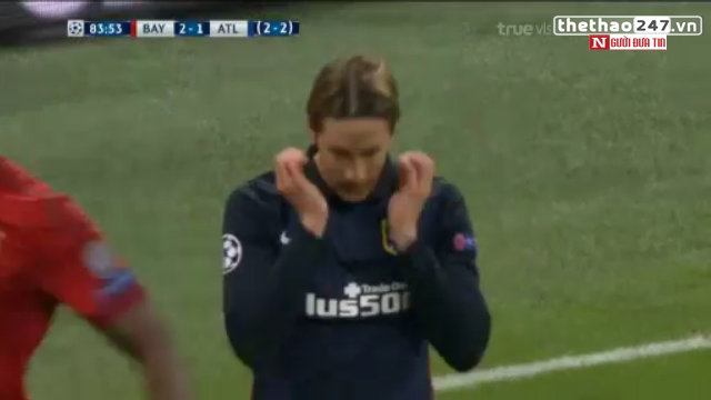 VIDEO: Tình huống miss pen của Torres trước Manuel Neuer