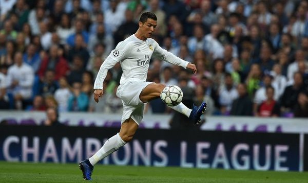 VIDEO: Ronaldo liên tiếp bỏ lỡ 2 cơ hội nguy hiểm