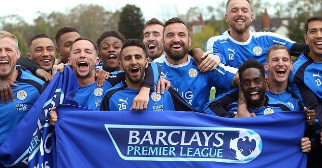 Chủ tịch Leicester City hào phóng tặng thưởng cho các cầu thủ
