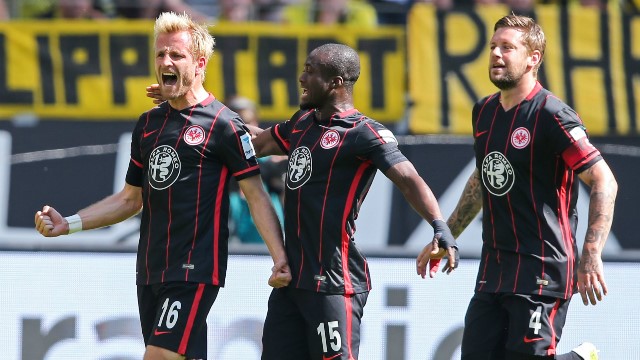 Video bàn thắng: Frankfurt 1-0 Dortmund (Vòng 33 - Bundesliga)