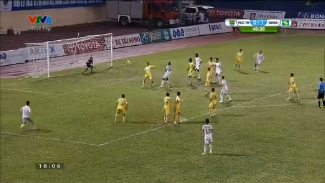 VIDEO: Pha sút phạt thành bàn cực ảo của cầu thủ SLNA trước Thanh Hóa