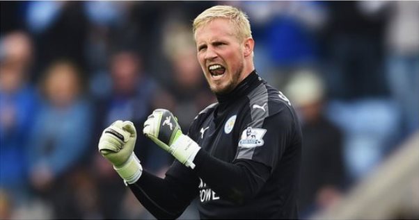 VIDEO: Thủ thành Kasper Schmeichel cứu thua độc đáo trước Everton