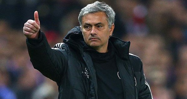 Ngôi sao Chelsea bóng gió muốn theo Mourinho tới MU