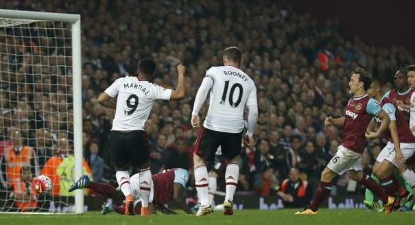 VIDEO: Rooney - Rashford - Martial phối hợp ghi bàn đẳng cấp cho MU