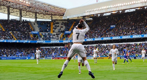 Video bàn thắng: Deportivo 0-2 Real Madrid (Vòng 38 La Liga)