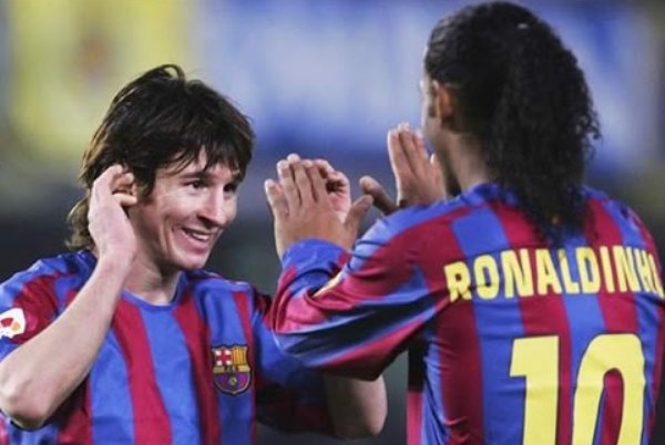 VIDEO: Sao nhí Barca tái hiện màn phối hợp kinh điển Ronaldinho - Messi