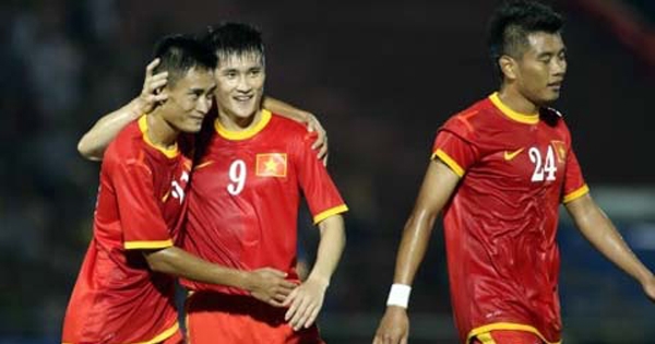 ĐT Việt Nam vào trận chung kết AYA Bank Cup sau loạt penalty cân não