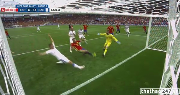 VIDEO: Fabregas cứu thua cho Tây Ban Nha ngay trên vạch vôi