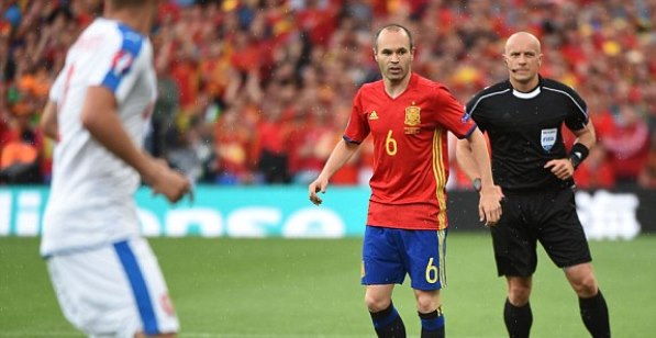 VIDEO: Tình huống chuyền bóng thông minh của Iniesta cho Alba
