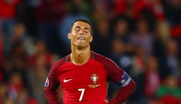 VIDEO: Những pha bỏ lỡ đáng tiếc của Ronaldo trước tuyển Áo