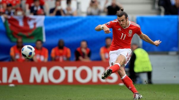 Nhật ký Euro 2016 ngày 21/6: Bale phủ nhận học sút phạt từ Ronaldo